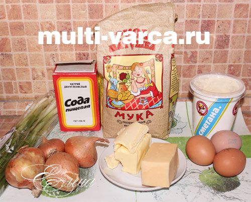Інгредієнти для цибулевого пирога в мультиварці